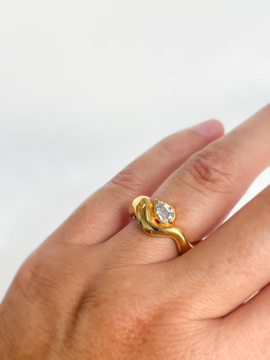 Wave Ring Gold with single Pear Aquamarine # 9 | Size 6