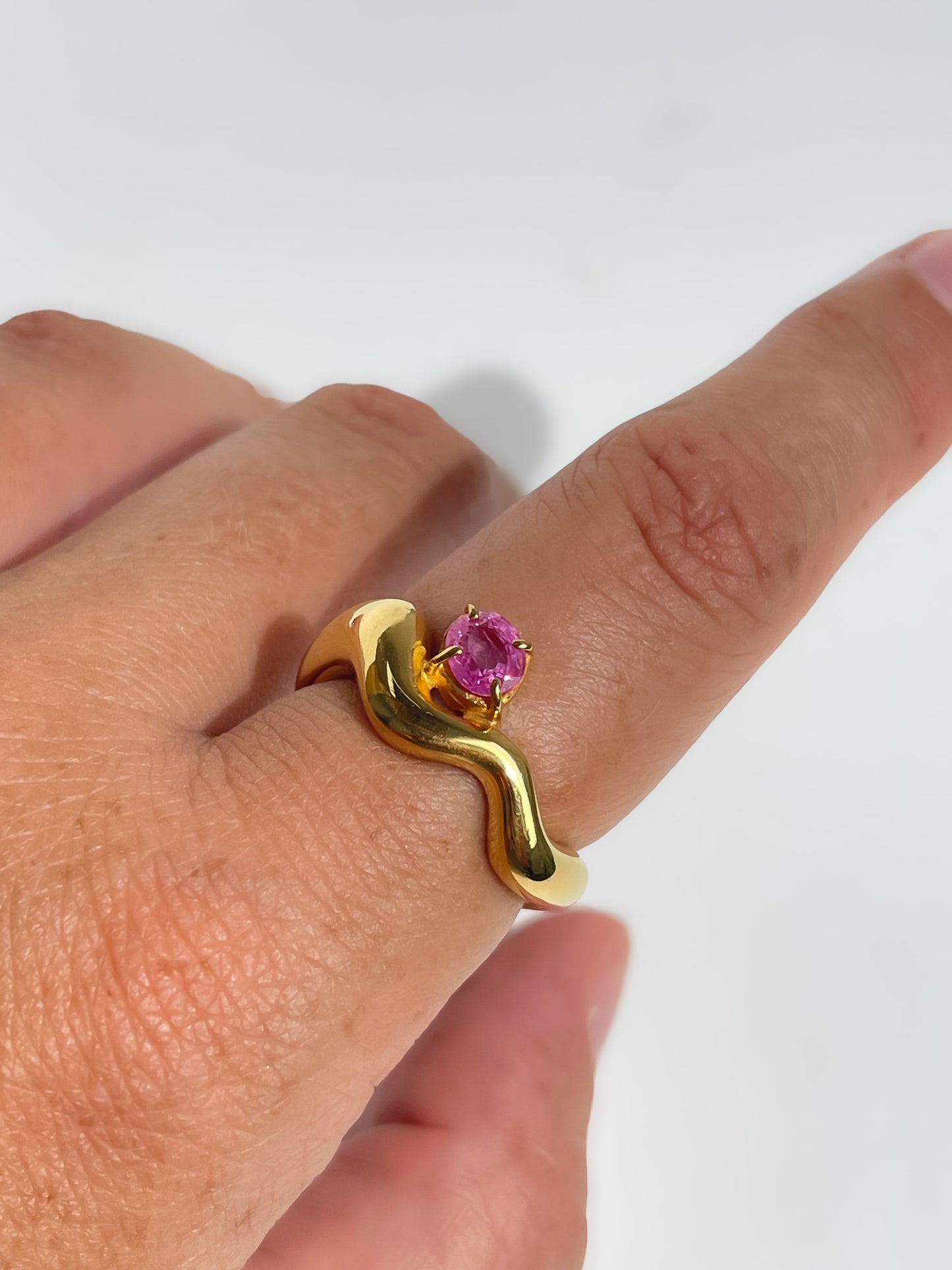 Wave Ring Gold with single Pink Tourmaline # 14 | Size 7