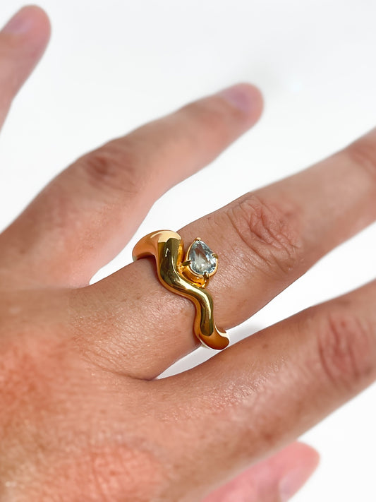 Wave Ring Gold with single Pear Aquamarine # 17 | Size 7.5