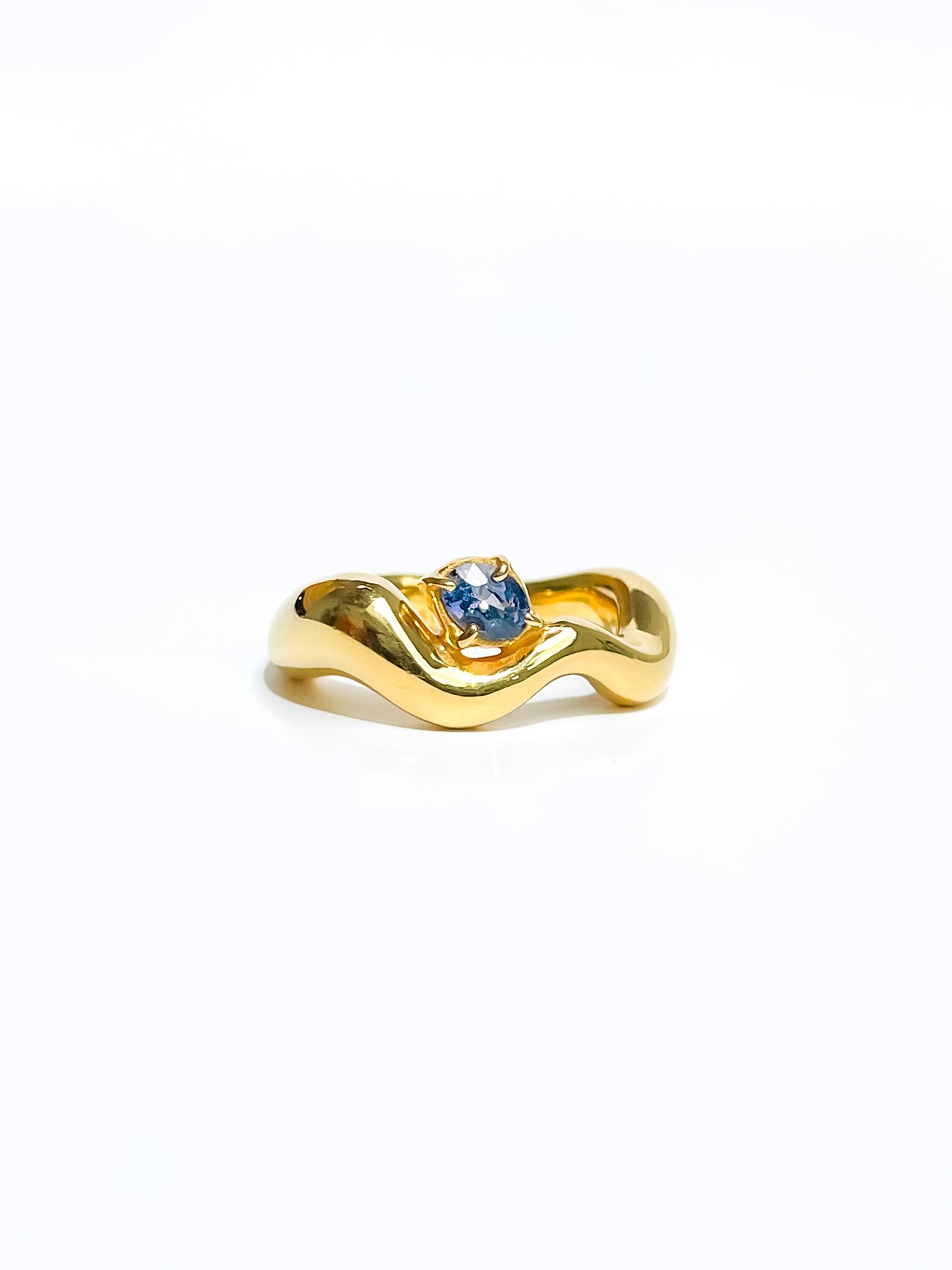 Wave Ring Gold with single Oval Blue Sapphire # 8 | Size 6