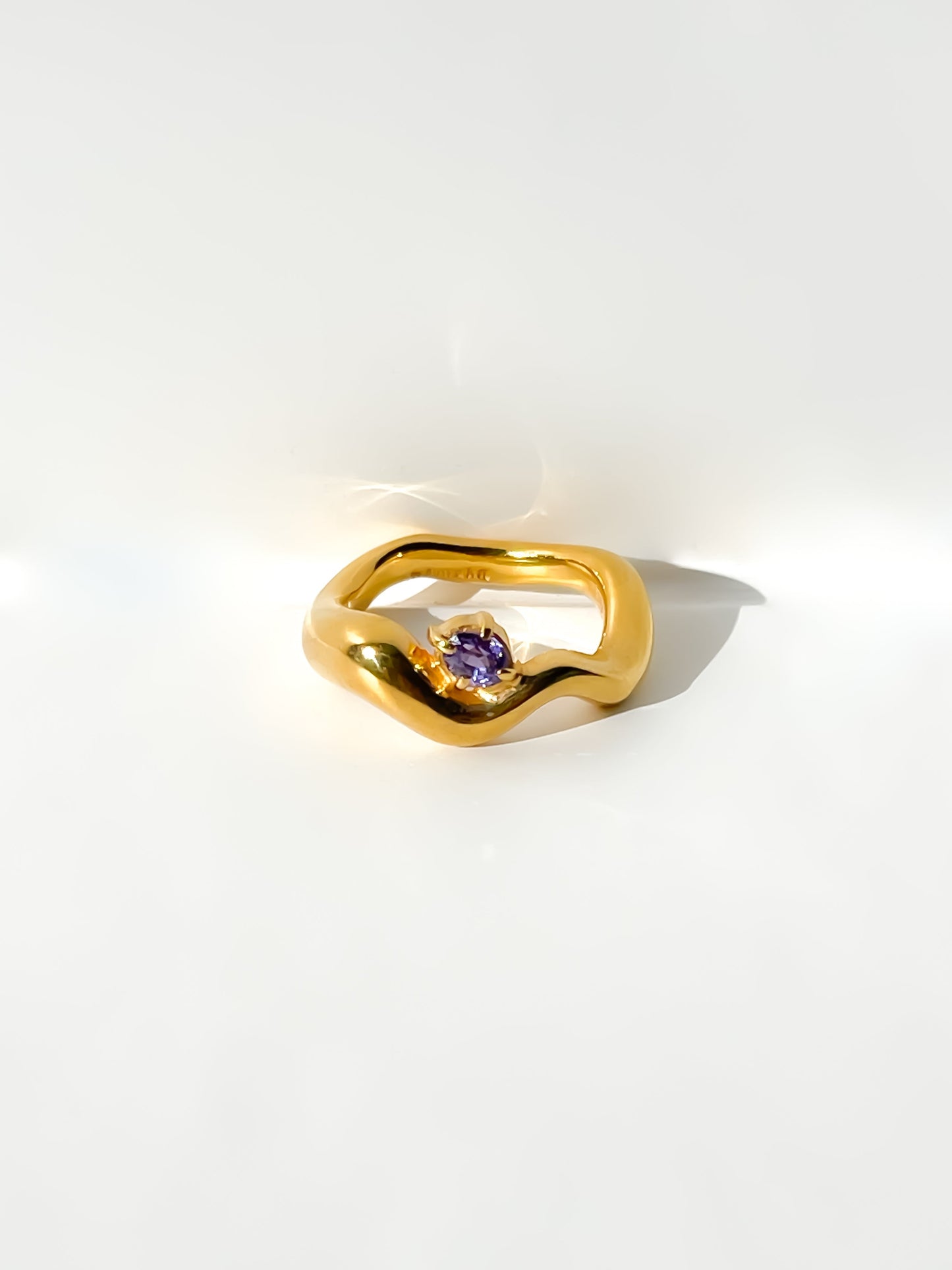 Wave Ring Gold with single Purple Sapphire # 10 | Size 6