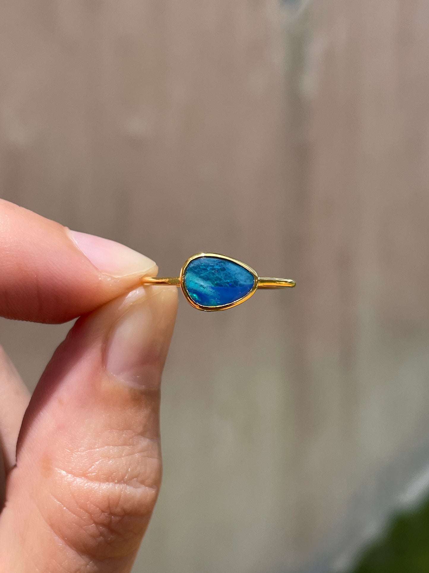 Opal Ring Gold Small - 9 -size 7.5
