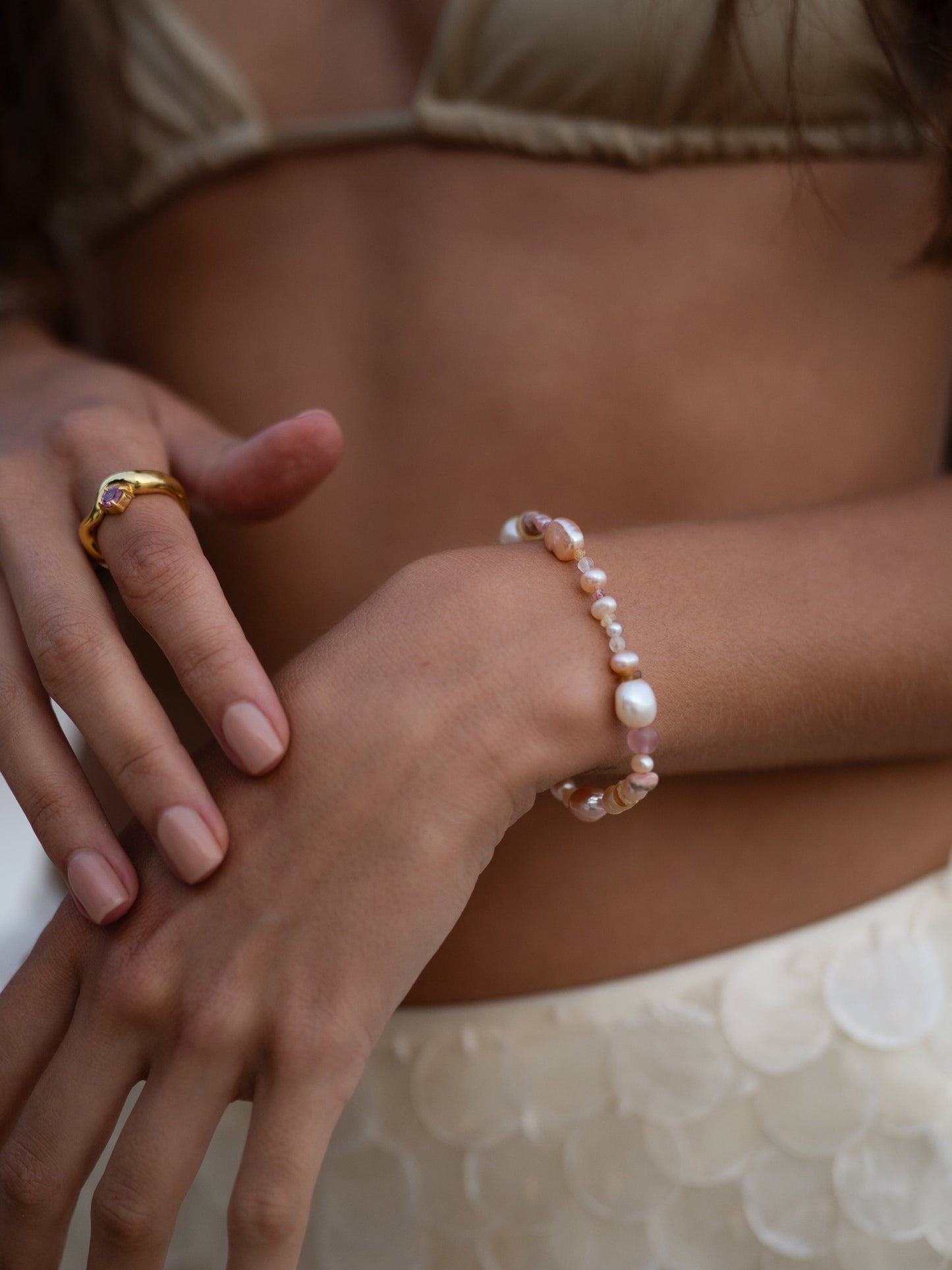 Wave Ring Gold with single pink sapphire # 19 | Size 6