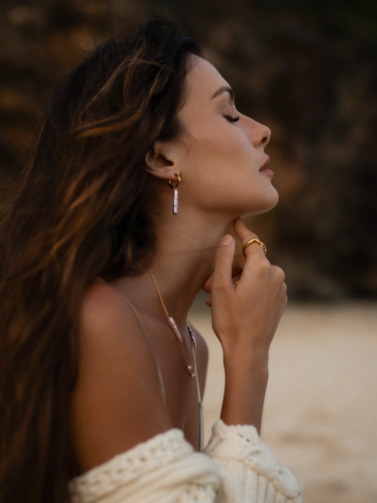 Wave Ring Gold with single sapphire # 18 | Size 8